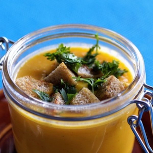 Suppe im Glas / ivabalk auf Pixabay